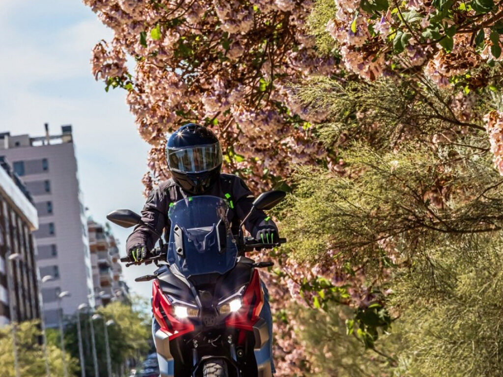 Voge SR1 ADV 2025