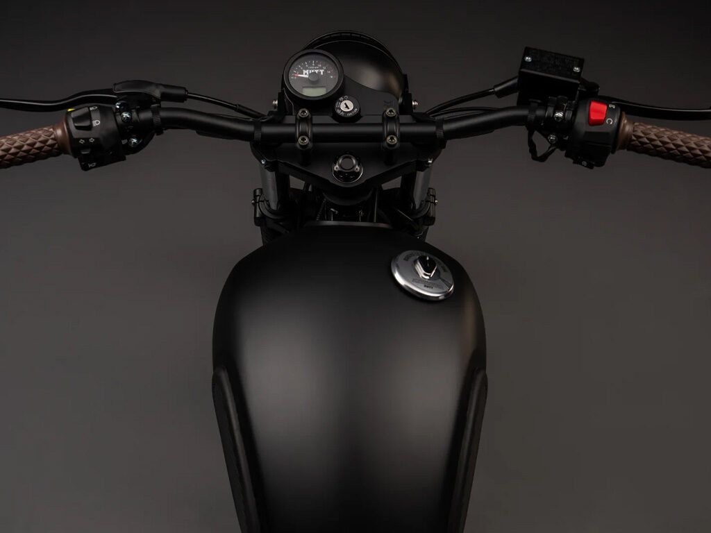 MUTT MONGREL 250 MATT BLACK